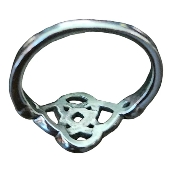 Royal Chain Silvertone Ring Size 7.5 - Picture 4 of 9